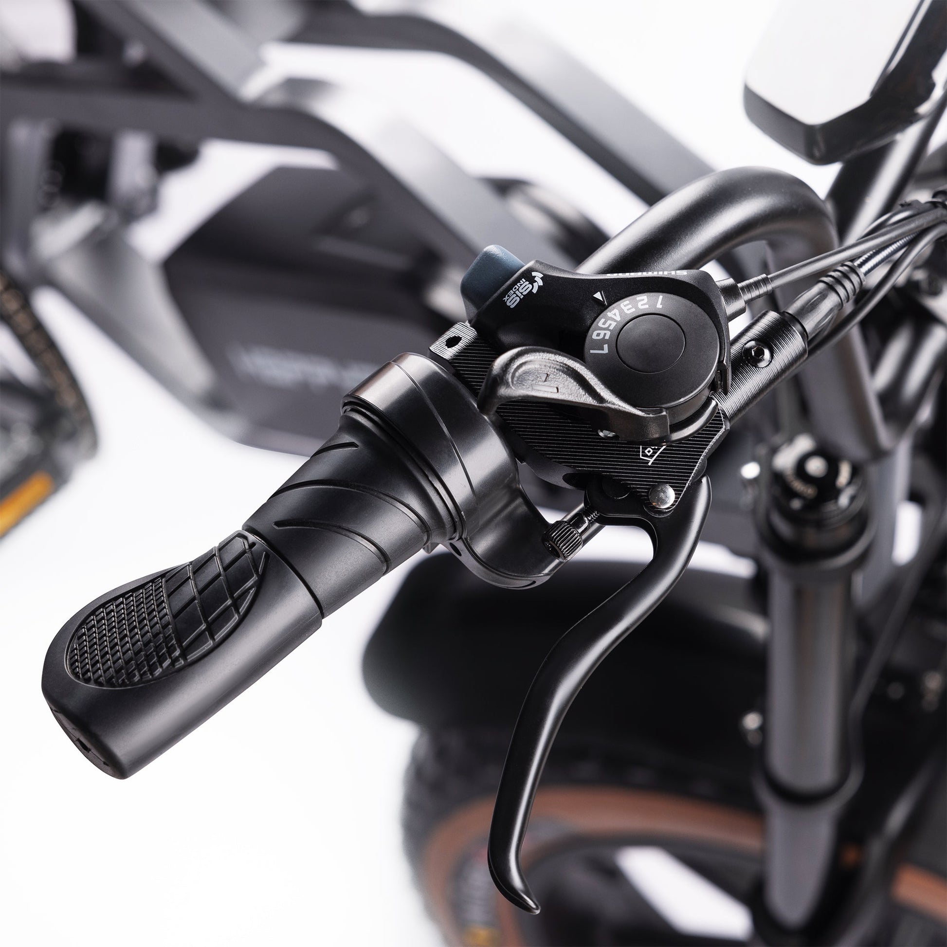 twist throttle of Happyrun Tank G60 750W Electric Bike Fat Tire Dirt All Terrain